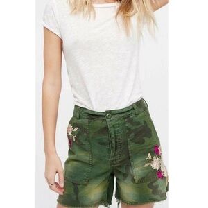 Free People Scout Embroidered Floral Camo Print‎ Shorts, Green - Size 0